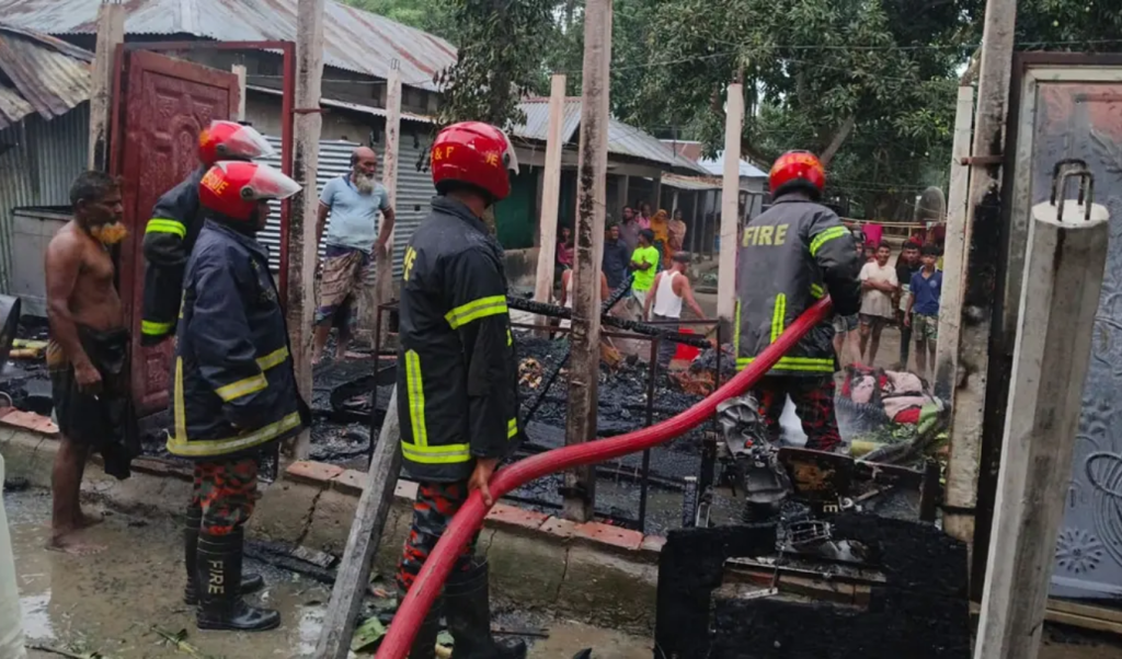 বগুড়ার গাবতলীতে বসতবাড়িতে অগ্নিকাণ্ড কিশোরী শিক্ষার্থীর মর্মান্তিক মৃত্যু বগুড়ার গাবতলীতে বসতবাড়িতে অগ্নিকাণ্ড: কিশোরী শিক্ষার্থীর মর্মান্তিক মৃত্যু
