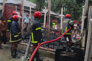 বগুড়ার গাবতলীতে বসতবাড়িতে অগ্নিকাণ্ড: কিশোরী শিক্ষার্থীর মর্মান্তিক মৃত্যু
