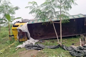 মহাসড়ক দুর্ঘটনায় ১৫ জনের মৃত্যু