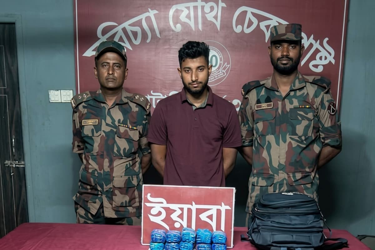 রামু চেকপোস্টে ২০ হাজার ইয়াবাসহ কনস্টেবল গ্রেপ্তার