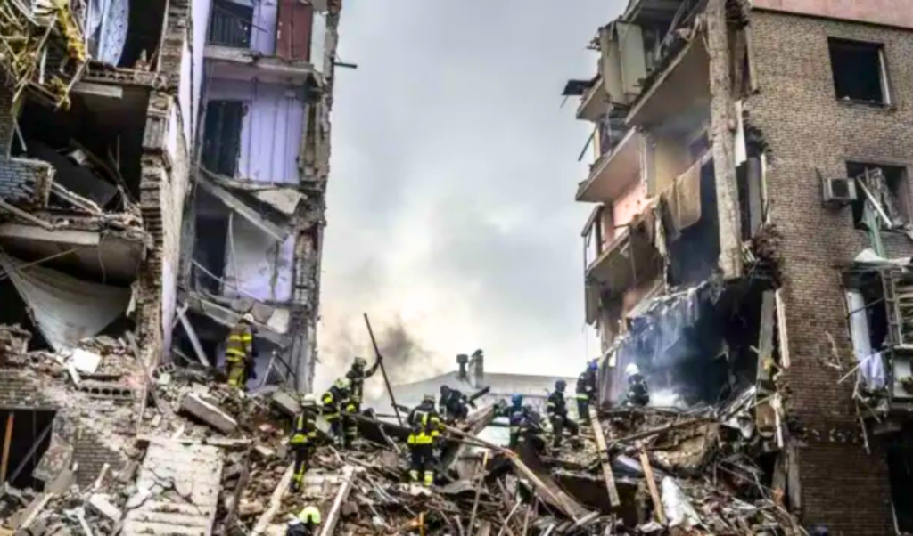 রাশিয়া–ইউক্রেন সংঘাতে পাল্টা হামলায় নিহত ৮ রাশিয়া–ইউক্রেন সংঘাতে পাল্টা হামলায় নিহত ৮