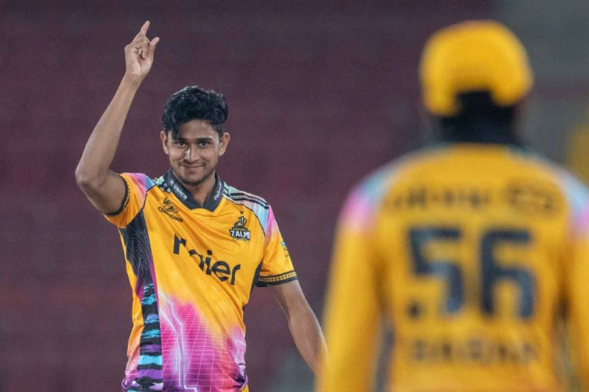শিরোপার লড়াইয়ে নাহিদ-হার্ডির তোপ: হায়দরাবাদ ১২৯ রানে কুপোকাত