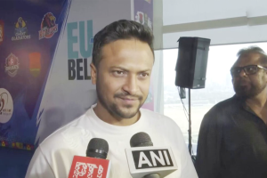 সাকিবের দেশে ফেরার সময় জানালেন