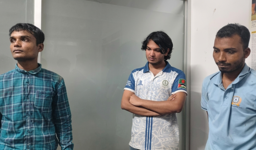 হাবিপ্রবিতে সমকামিতার অভিযোগে তিন শিক্ষার্থী আটক হাবিপ্রবিতে সমকামিতার অভিযোগে তিন শিক্ষার্থী আটক