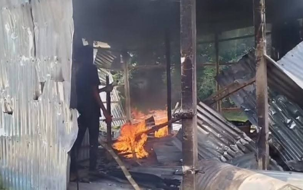 পাবনায় শ্লীলতাহানি ঘিরে অগ্নিসংযোগ ঘটনা