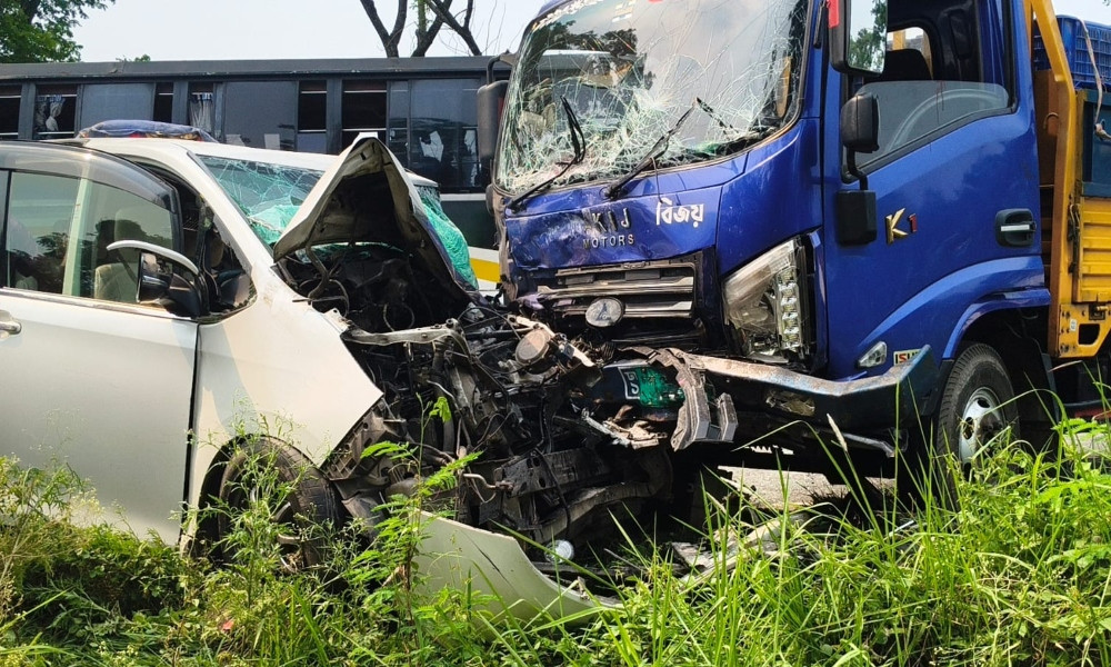 বড়াইগ্রামে ভয়াবহ সড়ক দুর্ঘটনায় প্রাণহানি