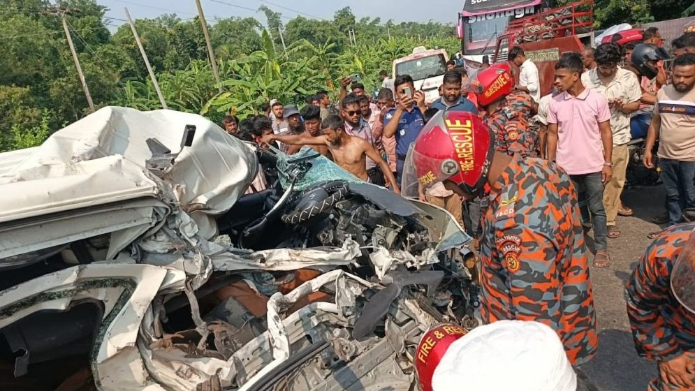 স্বামীর লাশের সঙ্গে ফিরল স্ত্রীর নিথর দেহ