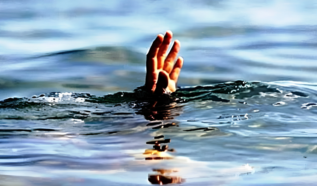 Girl Drowns in Debidwar Creek Body Recovered নেত্রকোনায় নৌকাডুবিতে খালা-ভাগনির প্রাণহানি, আহত ১