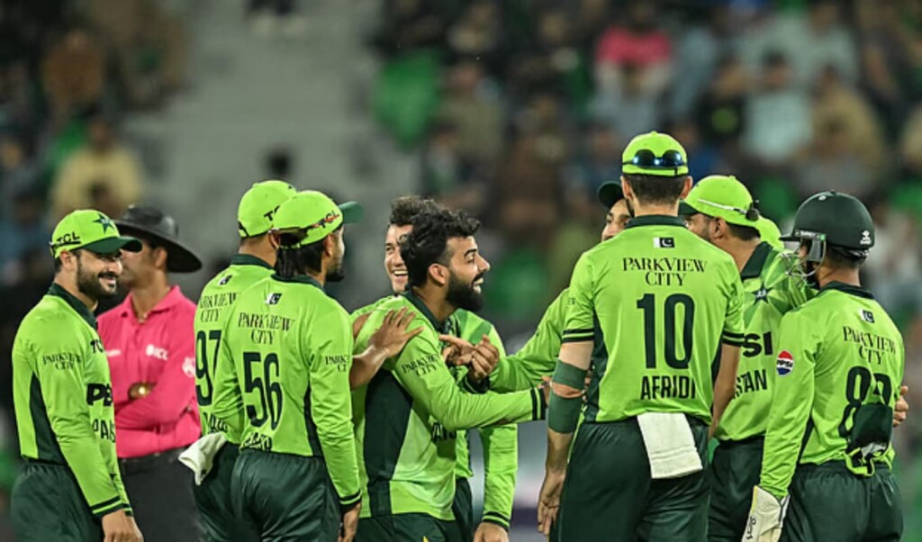 লাহোরে অস্ট্রেলিয়াকে হারিয়ে ওয়ানডে সিরিজ জিতল পাকিস্তান 3 লাহোরে অস্ট্রেলিয়াকে হারিয়ে ওয়ানডে সিরিজ জিতল পাকিস্তান