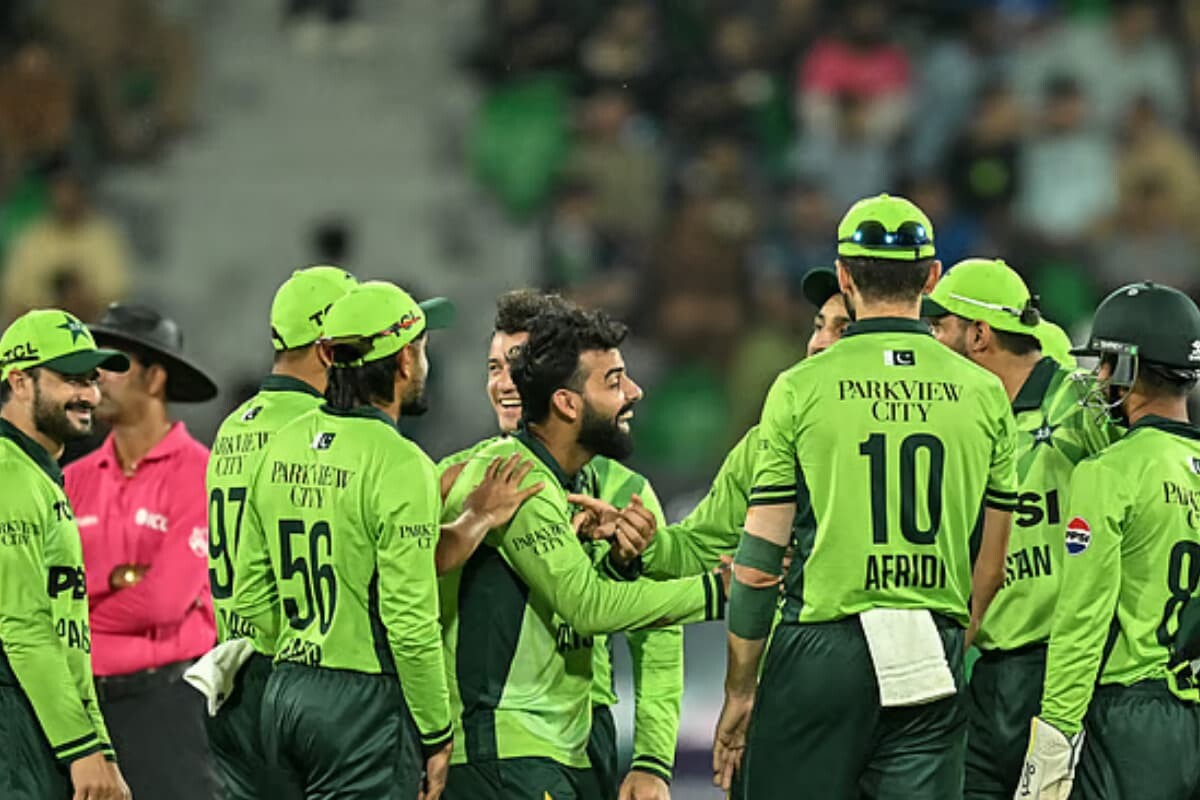 লাহোরে অস্ট্রেলিয়াকে হারিয়ে ওয়ানডে সিরিজ জিতল পাকিস্তান