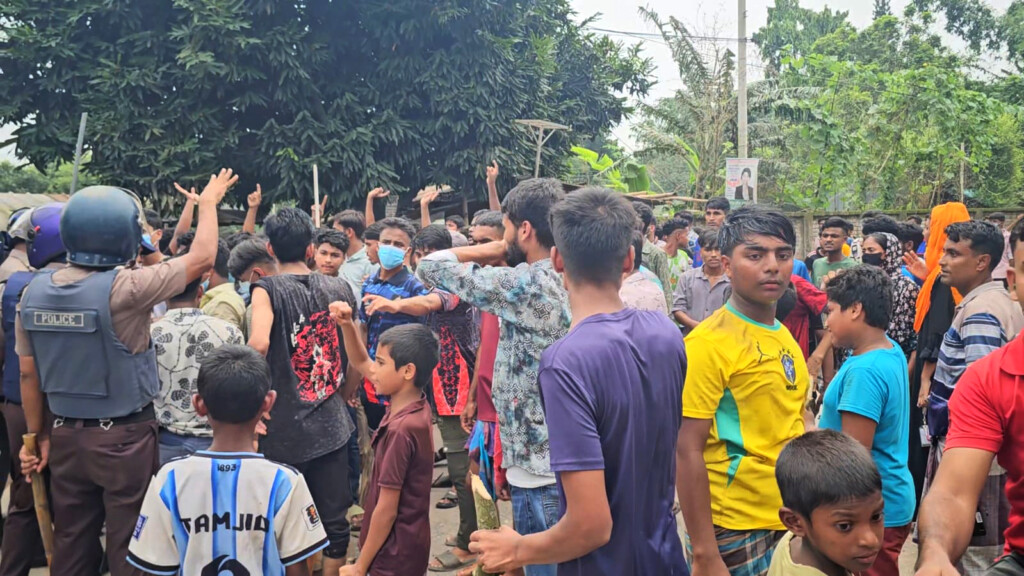 অসুস্থ শ্রমিকের মৃত্যু ঘিরে শ্রীপুরে উত্তেজনা অসুস্থ শ্রমিকের মৃত্যু ঘিরে শ্রীপুরে উত্তেজনা