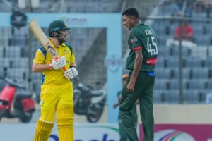 অস্ট্রেলিয়ার শুরুতেই চাপে বাংলাদেশ