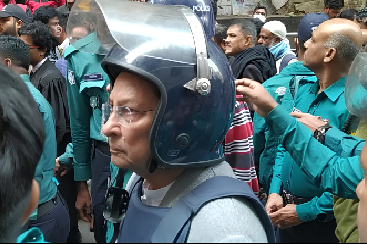 কারাগারে ইনু দুটি খাতায় নিয়মিত সব কার্যক্রম লিখে রাখছেন
