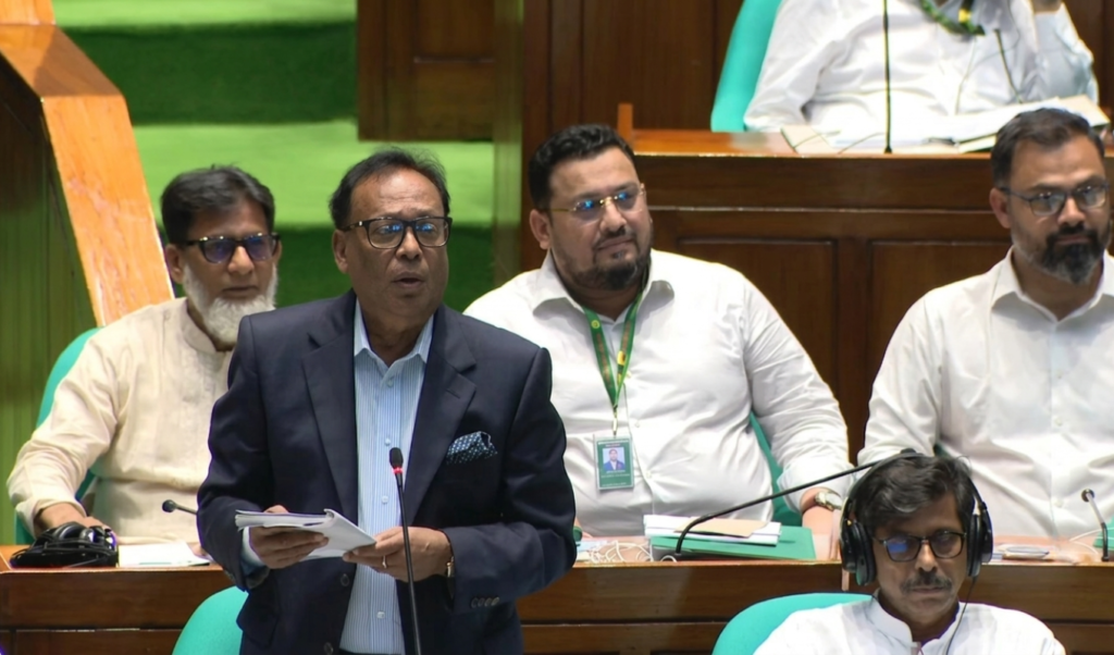 গুজব ছড়ালে সাইবার আইনের আওতায় শাস্তির কথা ভাবছে সরকার গুজব ছড়ালে সাইবার আইনের আওতায় শাস্তির কথা ভাবছে সরকার