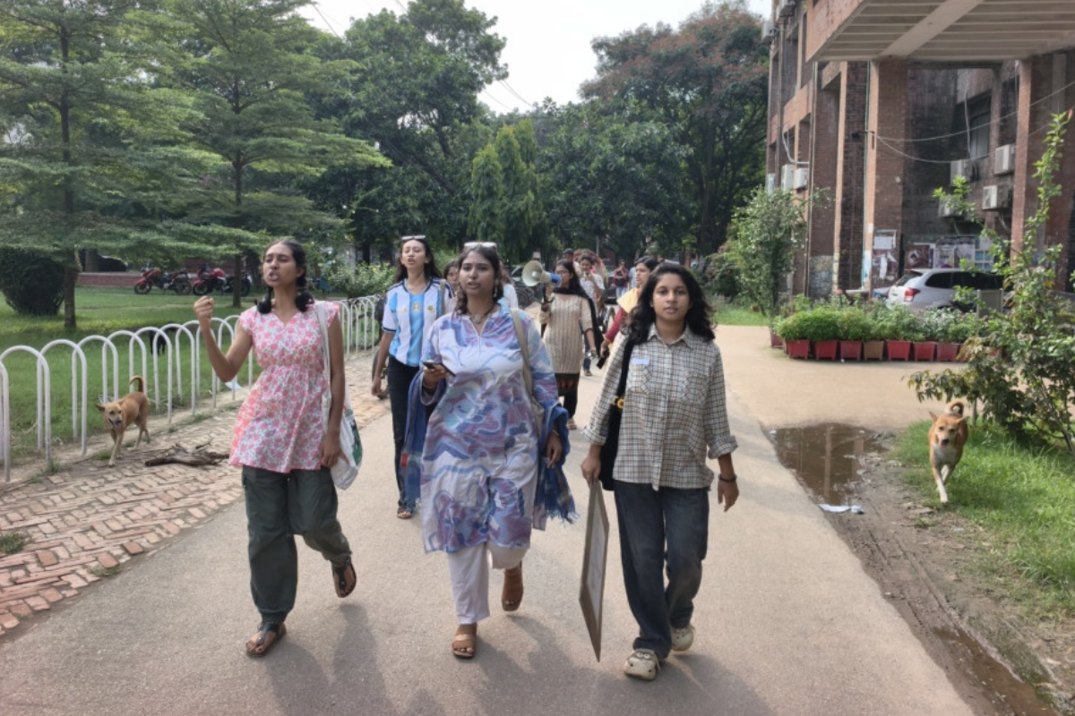 জাহাঙ্গীরনগর বিশ্ববিদ্যালয়ে ছাত্রীকে ধর্ষণচেষ্টার ৪০ দিন পর বিক্ষোভ