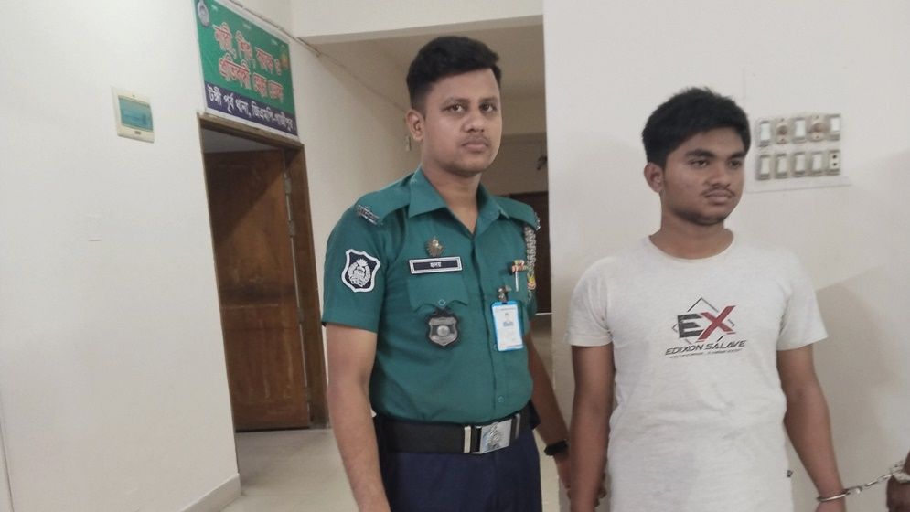 টঙ্গীতে ছাত্রকে নিপীড়নের অভিযোগে মাদ্রাসা শিক্ষক গ্রেফতার টঙ্গীতে ছাত্রকে নিপীড়নের অভিযোগে মাদ্রাসা শিক্ষক গ্রেফতার