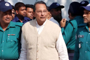 ট্রাইব্যুনালের রায়ে ইনুর দশ বছর কারাদণ্ড, রায় শুনে হাসলেন