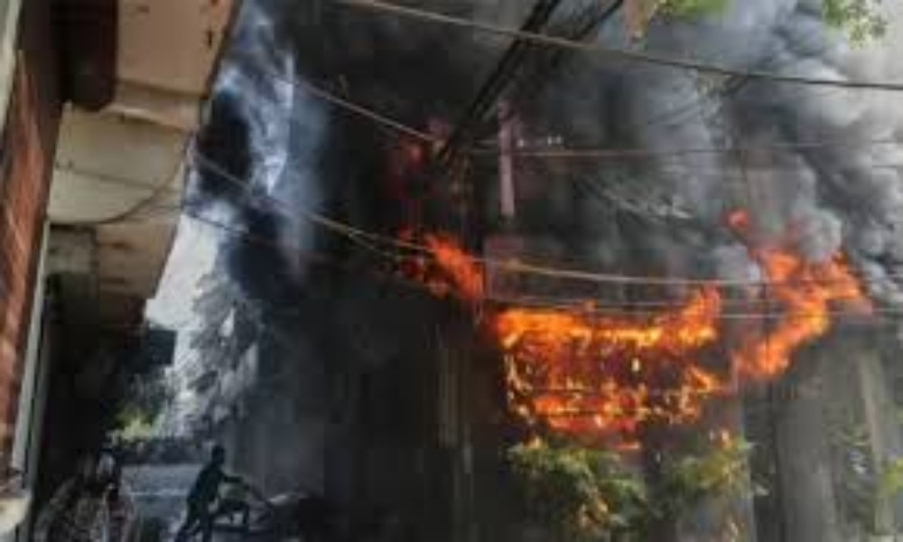 দিল্লির হোটেল অগ্নিকাণ্ডে ২১ প্রাণহানি দিল্লির হোটেল অগ্নিকাণ্ডে ২১ প্রাণহানি