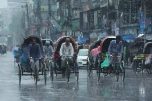 দুপুরের বৃষ্টিতে ঢাকায় কমতে পারে দিনের তাপমাত্রা