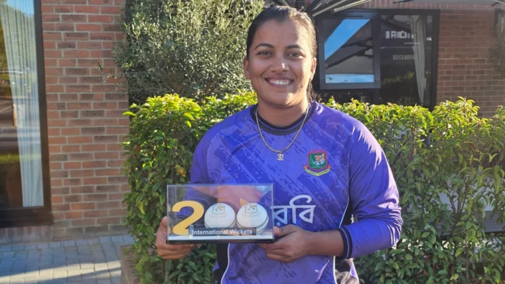 নাহিদা আক্তারের ইতিহাস গড়া দুইশ উইকেট নাহিদা আক্তারের ইতিহাস গড়া দুইশ উইকেট