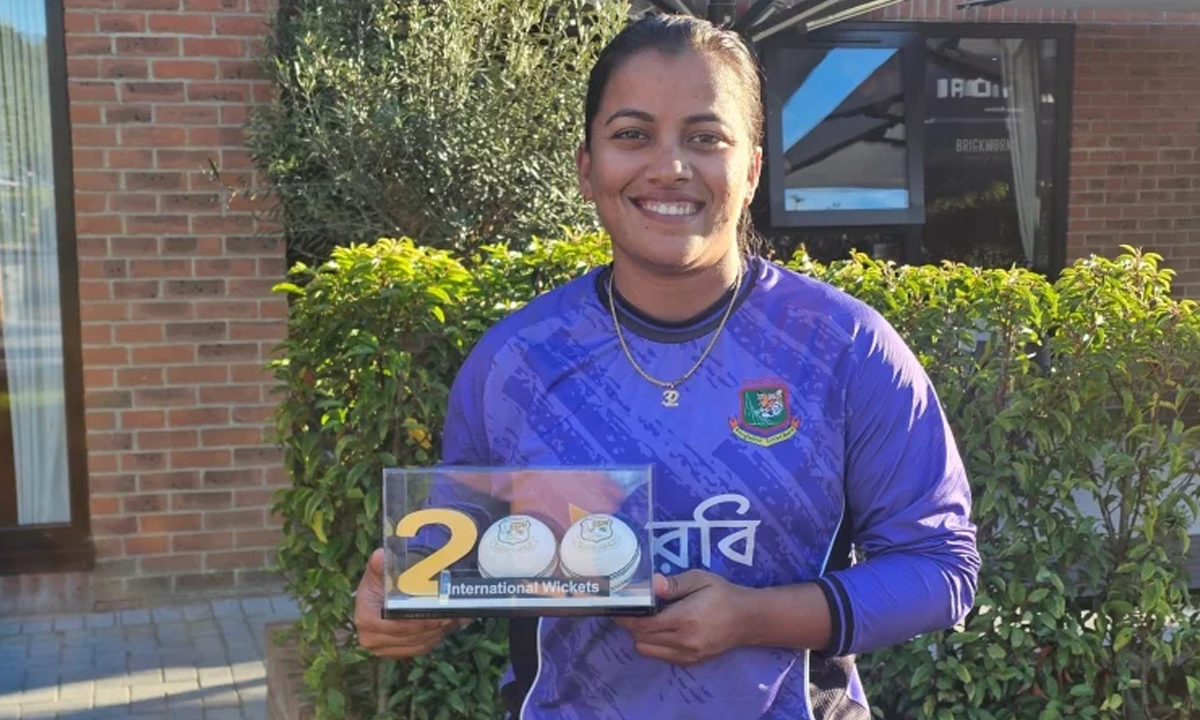 নাহিদা আক্তারের ইতিহাস গড়া দুইশ উইকেট