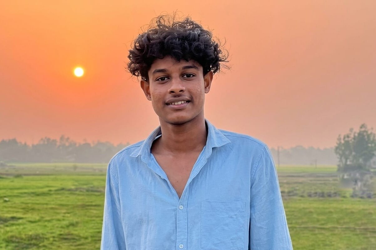 পতাকা টাঙাতে গিয়ে বিদ্যুৎস্পৃষ্টে তরুণের মৃত্যু