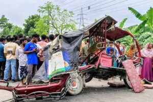 পলাশবাড়ীতে বাস-ইজিবাইক দুর্ঘটনায় প্রাণহানি