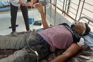 পুরান ঢাকায় পুরোহিতকে কুপিয়ে আহত, ছিনতাইয়ের অভিযোগ