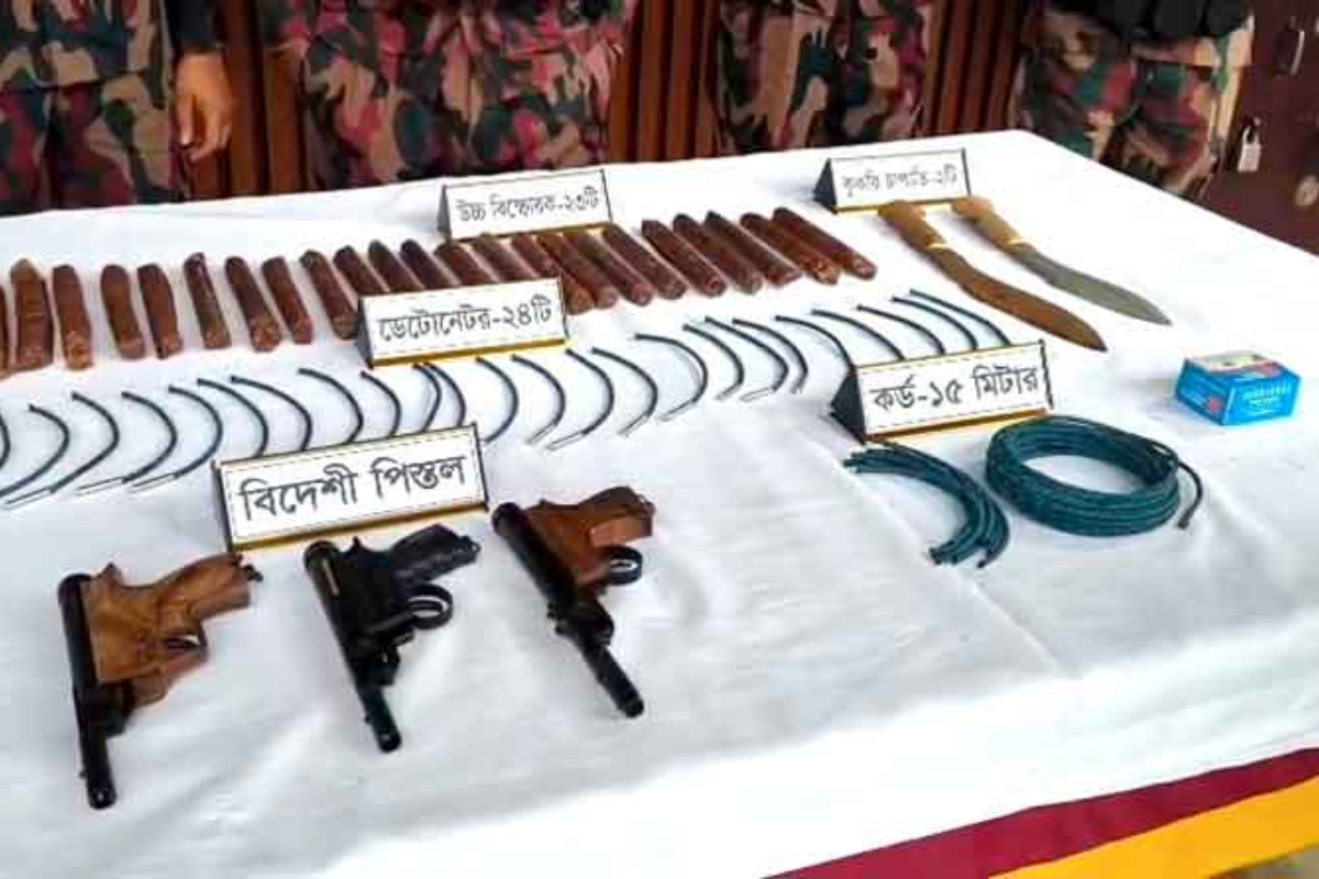 বড়লেখা সীমান্তে অস্ত্র-বিস্ফোরক উদ্ধার