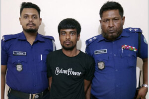 বাঞ্ছারামপুরে অস্ত্রসহ যুবক আটক