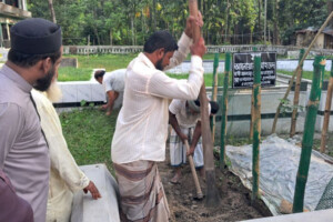 বাবা-মায়ের পাশেই চিরনিদ্রায় তোফায়েল আহমেদ