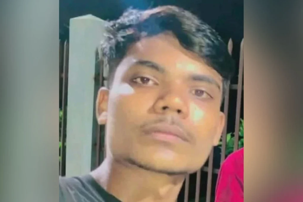 বৃদ্ধ বাঁচাতে গিয়ে তরুণের প্রাণহানি কসবায় বৃদ্ধ বাঁচাতে গিয়ে তরুণের প্রাণহানি কসবায়