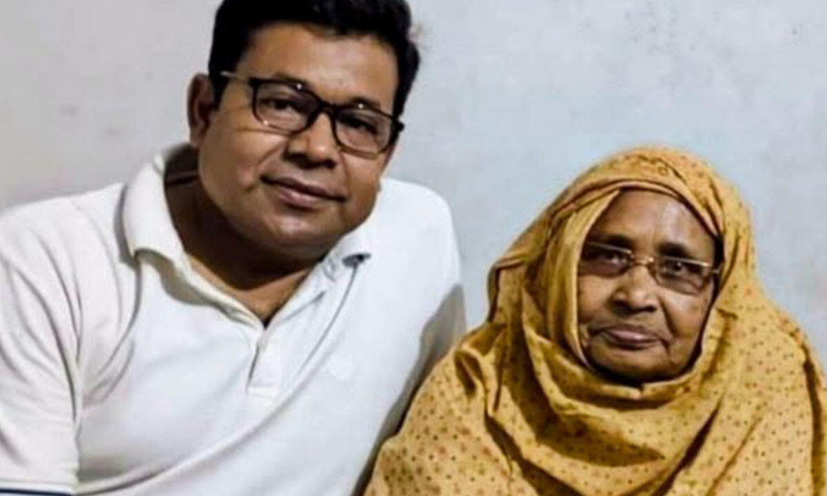 মনির খানের মায়ের শারীরিক অবস্থার উন্নতির সুখবর দিলেন