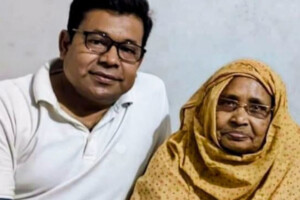 মনির খানের মায়ের শারীরিক অবস্থার উন্নতির সুখবর দিলেন
