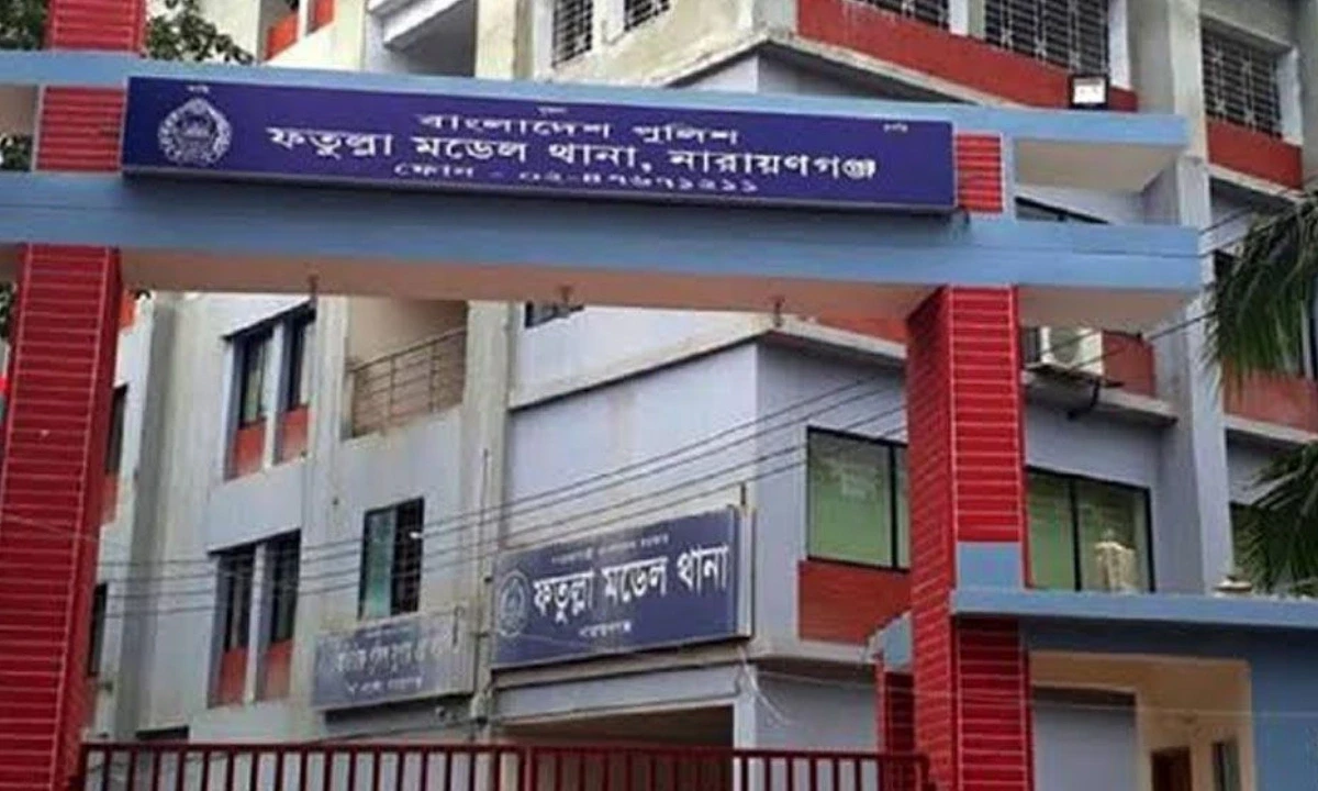 মাদকবিরোধী অভিযানে পুলিশের ওপর সশস্ত্র হামলা
