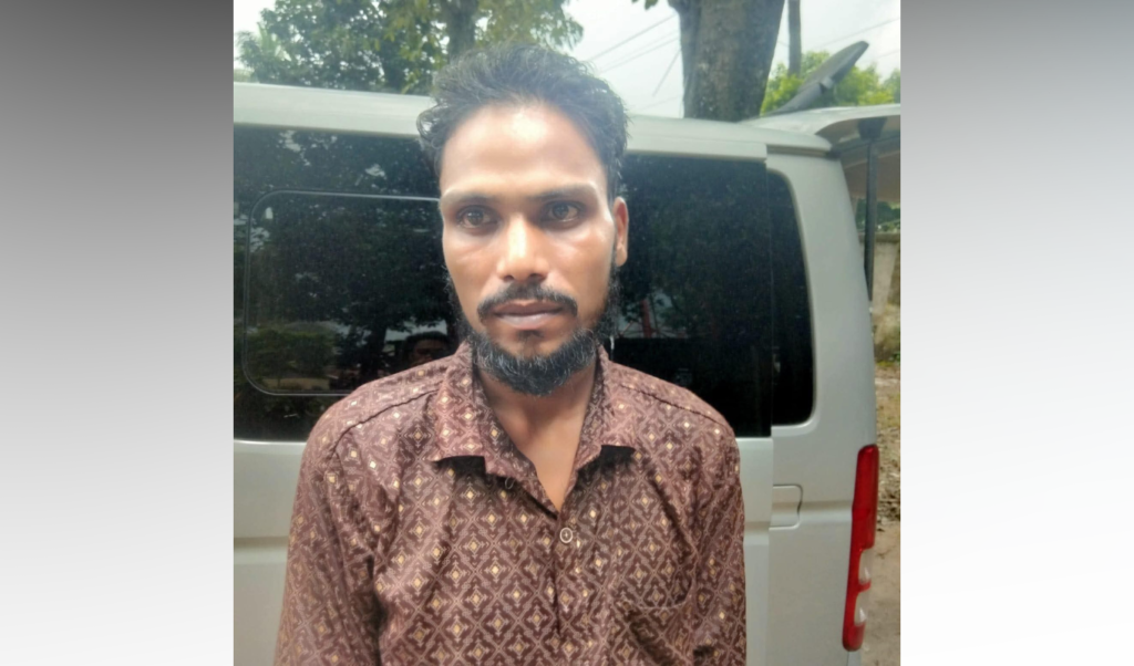 মানিকগঞ্জের সিংগাইরে পঞ্চাশ পিস ইয়াবাসহ মাদক ব্যবসায়ী গ্রেফতার মানিকগঞ্জের সিংগাইরে পঞ্চাশ পিস ইয়াবাসহ মাদক ব্যবসায়ী গ্রেফতার