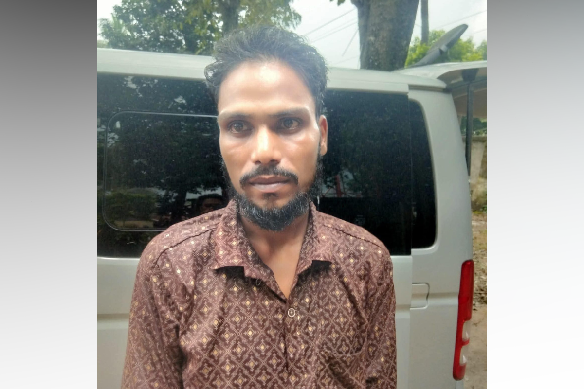 মানিকগঞ্জের সিংগাইরে পঞ্চাশ পিস ইয়াবাসহ মাদক ব্যবসায়ী গ্রেফতার