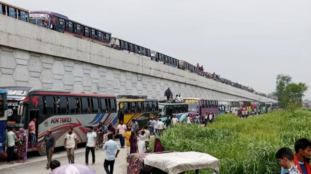 যমুনা সেতু পশ্চিমে ভয়াবহ যানজট যমুনা সেতু পশ্চিমে ভয়াবহ যানজট