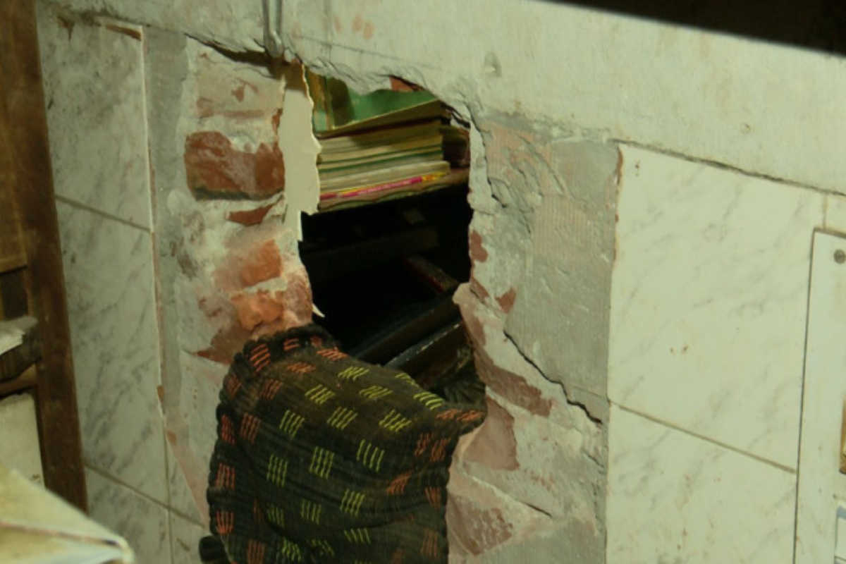 রাজশাহীতে স্বর্ণের দোকানে চুরির ঘটনায় চোর প্রবেশের পথ নিয়ে রহস্য
