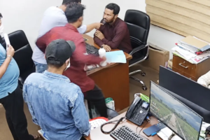 লালমাটিয়ায় ইন্টারনেটের প্রধান কার্যালয়ে হামলা ও লুটপাট