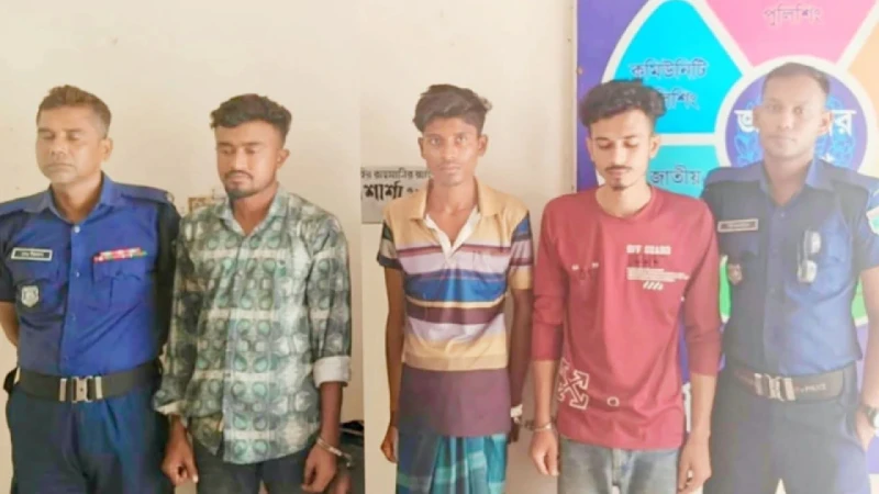 শার্শায় প্রবাসীর স্ত্রীকে সংঘবদ্ধ ধর্ষণ গ্রেপ্তার ৩ শার্শায় প্রবাসীর স্ত্রীকে সংঘবদ্ধ ধর্ষণ, গ্রেপ্তার ৩