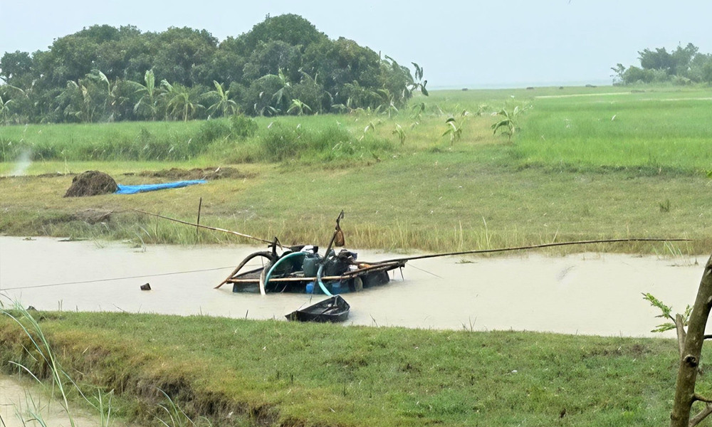 সদরপুরে অবৈধ বালু উত্তোলনে জরিমানা ও সরঞ্জাম জব্দ সদরপুরে অবৈধ বালু উত্তোলনে জরিমানা ও সরঞ্জাম জব্দ