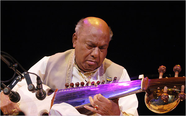 স্মরণে ওস্তাদ আলী আকবর খাঁ
