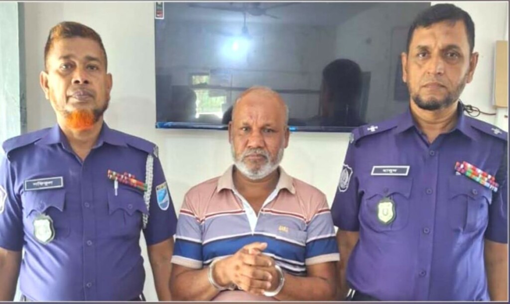 হরিরামপুরে ২১ মামলার আসামি হুকুম আলী মাদকসহ গ্রেফতার হরিরামপুরে ২১ মামলার আসামি হুকুম আলী মাদকসহ গ্রেফতার