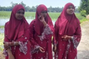 একযোগে ট্যালেন্টপুলে বৃত্তি পেল কুড়িগ্রামের তিন জমজ বোন