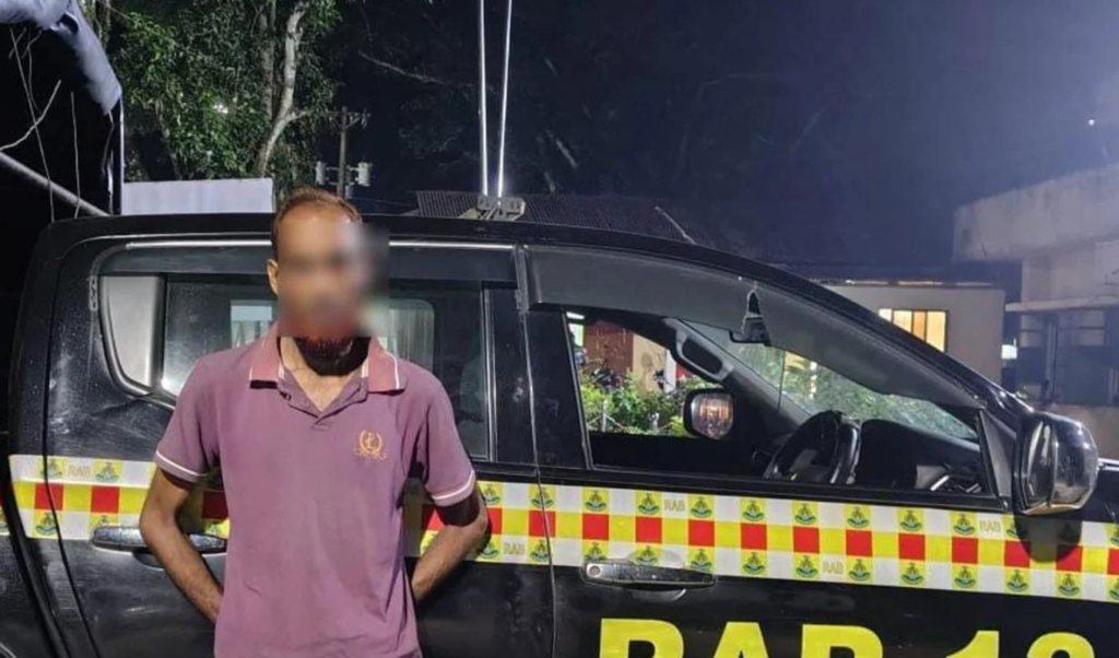 কৃষক হত্যা ও ট্রান্সফরমার চুরি গাইবান্ধা থেকে এক দুর্ধর্ষ অপরাধী গ্রেপ্তার কৃষক হত্যা ও ট্রান্সফরমার চুরি: গাইবান্ধা থেকে এক দুর্ধর্ষ অপরাধী গ্রেপ্তার