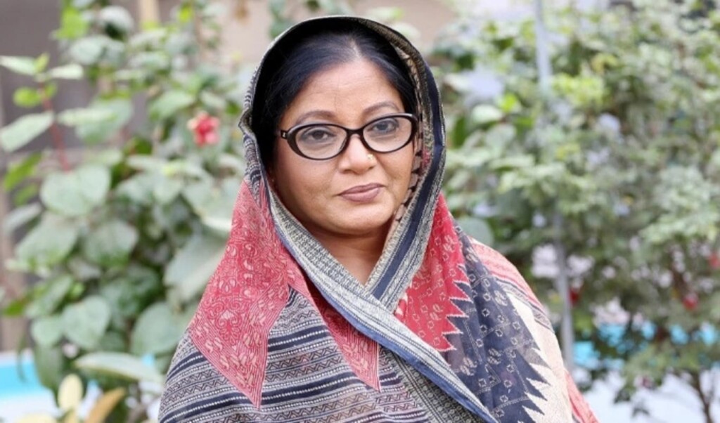 ক্যামেরার সামনেই কাটে জীবন: ৭৩ বছরেও অভিনয়ে দীপ্তিময় ডলি জহুর 3 ক্যামেরার সামনেই কাটে জীবন ৭৩ বছরেও অভিনয়ে দীপ্তিময় ডলি জহুর