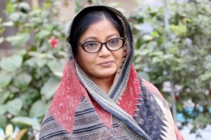 ক্যামেরার সামনেই কাটে জীবন: ৭৩ বছরেও অভিনয়ে দীপ্তিময় ডলি জহুর