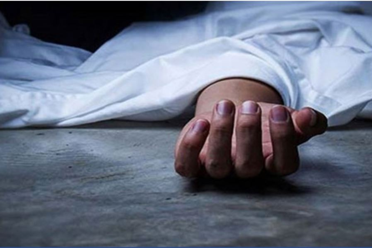 খুলনার আবাসিক এলাকায় রাস্তার ওপর নারীর বস্তাবন্দী মরদেহ উদ্ধার