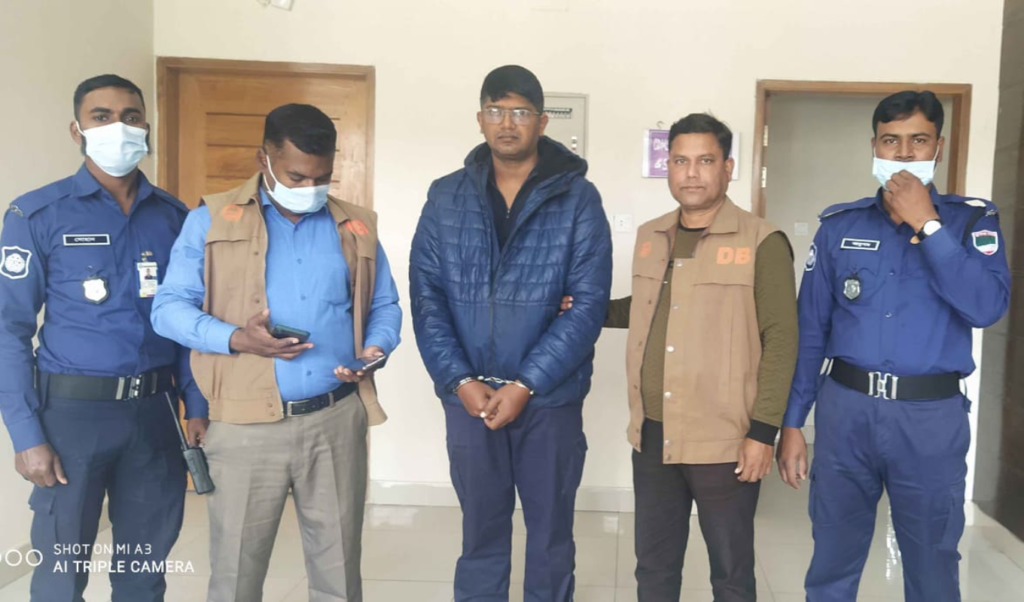 খেলনা পিস্তলসহ ভুয়া পুলিশ আটক খেলনা পিস্তলসহ ভুয়া পুলিশ আটক